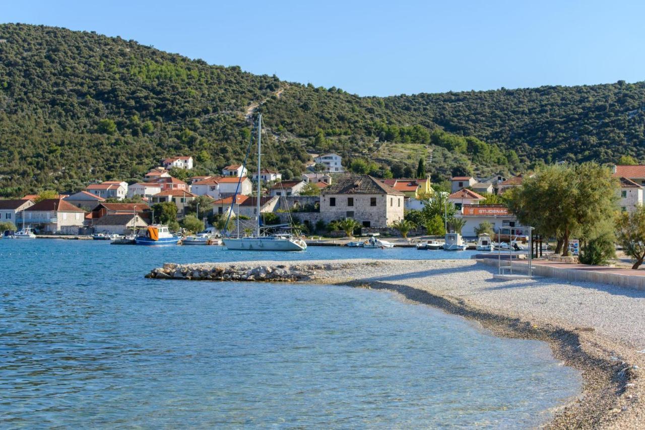 Vinišće Apartments Anton מראה חיצוני תמונה
