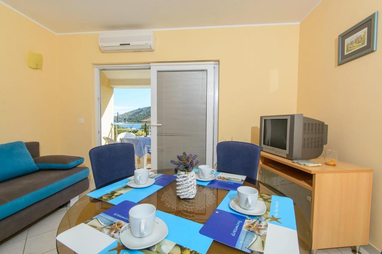 Vinišće Apartments Anton מראה חיצוני תמונה