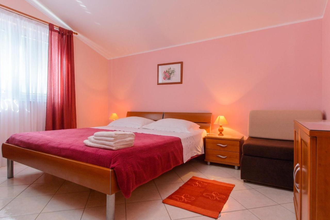 Vinišće Apartments Anton מראה חיצוני תמונה