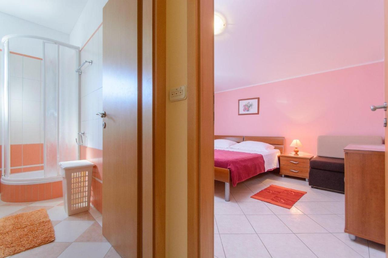 Vinišće Apartments Anton מראה חיצוני תמונה