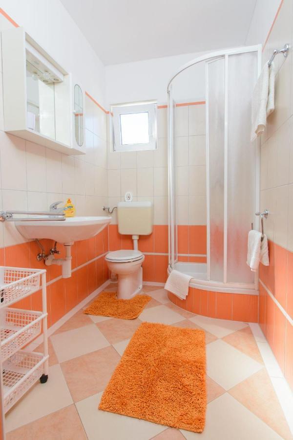 Vinišće Apartments Anton מראה חיצוני תמונה
